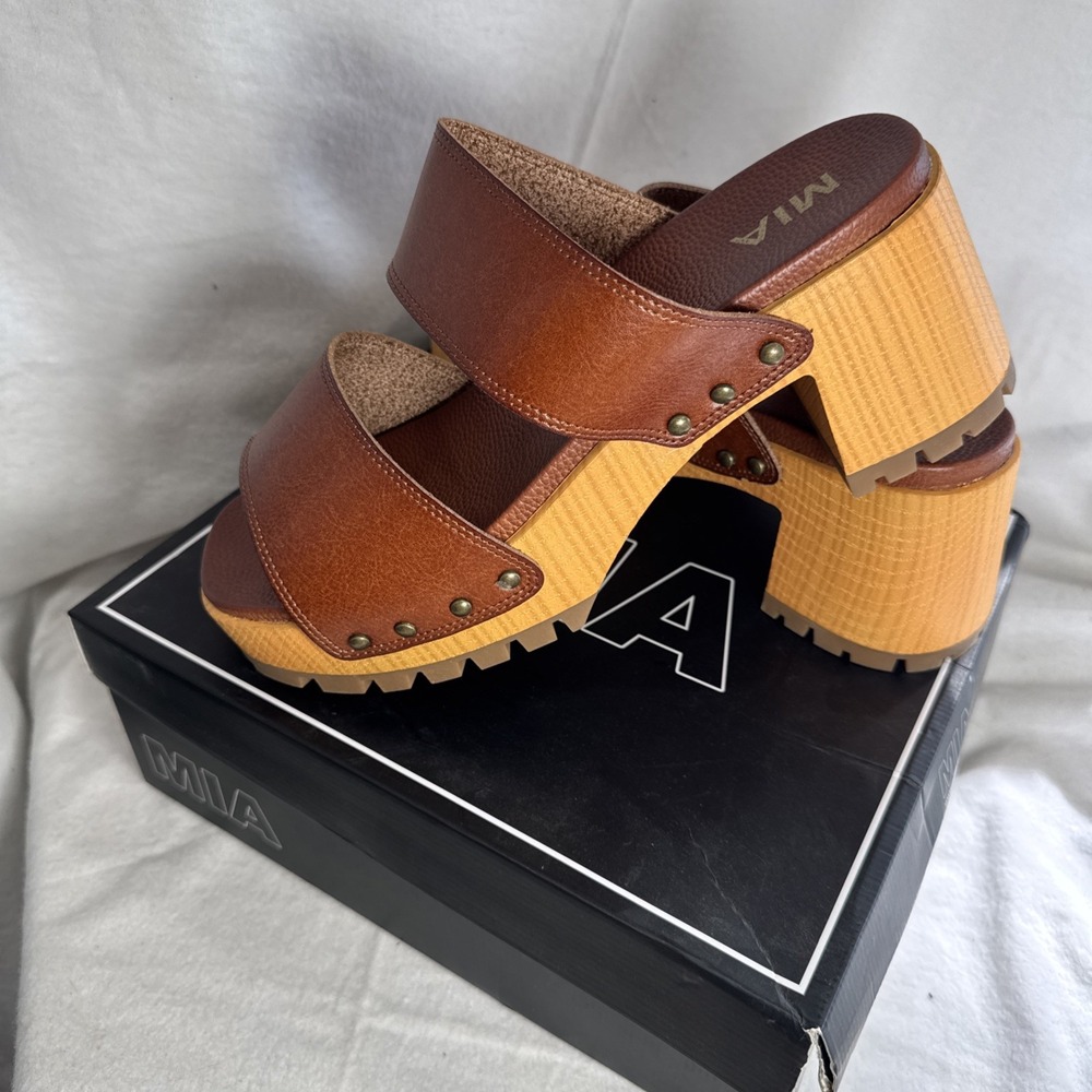 MIA Tan Suede Wood Platform Slides - Studded Clog Sandals - Women's 9.5 M New